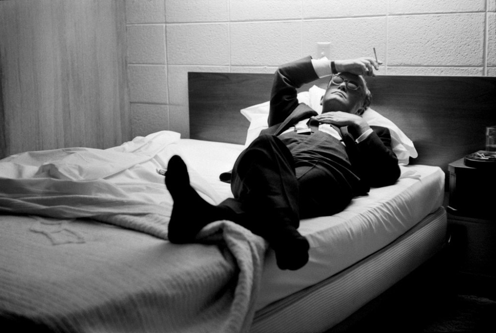 steeve-shapiro-truman-capote-in-bed-artolove